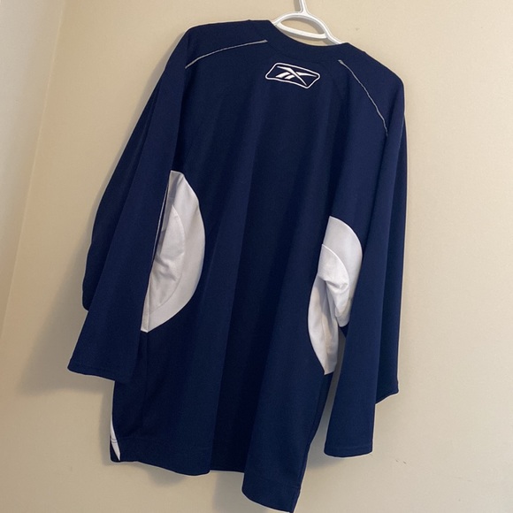 Beautiful Montreal Canadians jersey!! - Picture 4 of 6